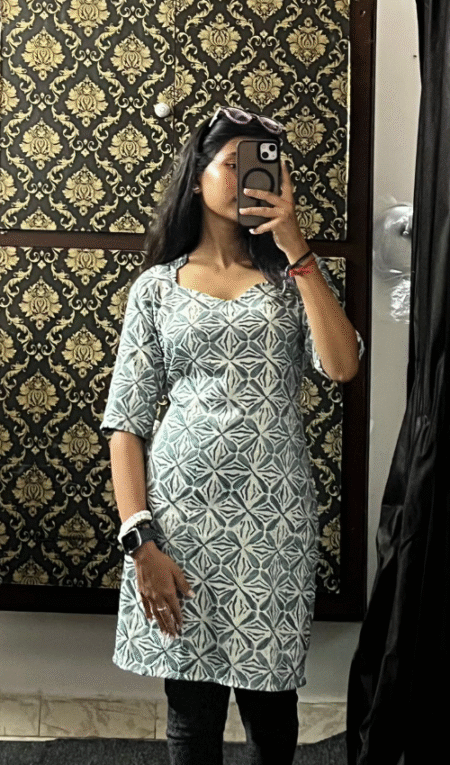 AIRA half sleeved kurti