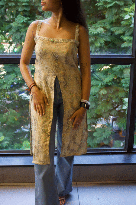 LIA sleevless modest kurti
